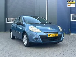 Blauw Gebruikt 2009 Renault Clio II Hatchback | € 2.750 (Eerlijke prijs)