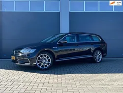 Zwart Gebruikt 2020 VW Passat Business Stationwagen | € 21.900 (Eerlijke prijs)