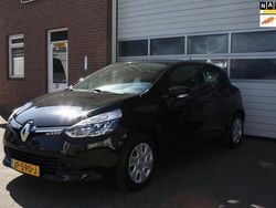 Zwart Gebruikt 2016 Renault Clio IV Expression Hatchback | € 6.975 (Goede deal)
