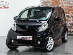 Zwart Gebruikt 2017 Peugeot iON Active Hatchback | € 8.395