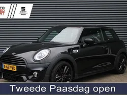 Zwart, metallic lak Gebruikt 2021 Mini Cooper Business Hatchback | € 20.895 (Eerlijke prijs)