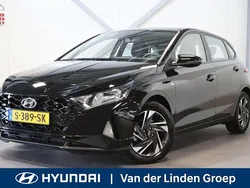 Zwart metallic Gebruikt 2023 Hyundai i20 Comfort Hatchback | € 19.295 (Eerlijke prijs)