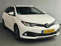Wit Gebruikt 2018 Toyota Auris Hybrid Stationwagen | € 18.950 (Eerlijke prijs)