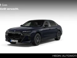 Zwart Nieuw 2025 BMW M760e Comfort Edition Sedan | € 188.720