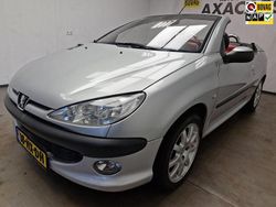 Grijs Gebruikt 2002 Peugeot 206 CC Cabriolet | € 1.495 (Eerlijke prijs)