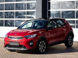 Rood, metallic lak Gebruikt 2017 Kia Stonic SUV | € 14.950 (Eerlijke prijs)