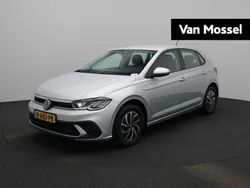 Grijs Gebruikt 2022 VW Polo Life Hatchback | € 19.900 (Eerlijke prijs)