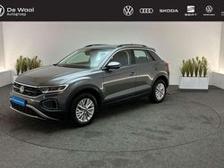 Grijs Gebruikt 2023 VW T-Roc Life SUV | € 24.800 (Eerlijke prijs)