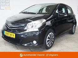 Zwart Gebruikt 2014 Toyota Yaris Comfort Hatchback | € 7.945 (Eerlijke prijs)
