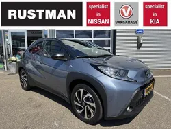 Grijs Gebruikt 2024 Toyota Aygo Pulse Hatchback | € 21.950 (Eerlijke prijs)