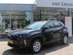 Zwart Gebruikt 2023 Toyota Yaris Cross SUV | € 26.890 (Goede deal)