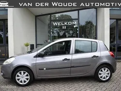 Grijs Gebruikt 2010 Renault Clio R.S. Expression Hatchback | € 2.850 (Eerlijke prijs)