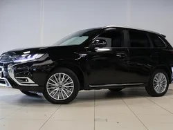 Zwart Gebruikt 2019 Mitsubishi Outlander P-HEV Intense SUV | € 25.449 (Goede deal)