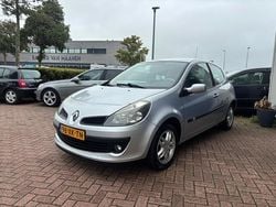Grijs Gebruikt 2007 Renault Clio II Hatchback | € 1.499 (Eerlijke prijs)
