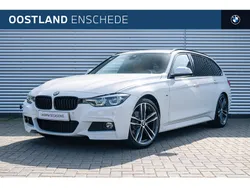 Wit Gebruikt 2019 BMW 320 M Sport Stationwagen | € 28.450 (Eerlijke prijs)
