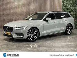 Grijs Gebruikt 2023 Volvo V60 Core Stationwagen | € 36.900 (Goede deal)