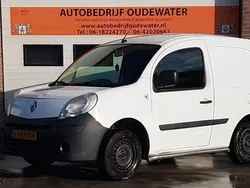 Wit Gebruikt 2010 Renault Kangoo Komfort MPV | € 1.699 (Eerlijke prijs)