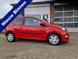 Rood Gebruikt 2014 Renault Twingo Expression Hatchback | € 3.444 (Eerlijke prijs)