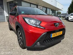 Rood Nieuw 2025 Toyota Aygo Pulse Hatchback | € 23.990 (Iets duurder)