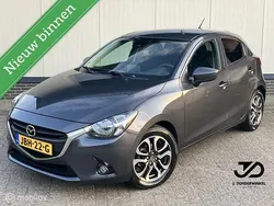 Grijs, metallic lak Gebruikt 2016 Mazda 2 Hatchback | € 13.450 (Eerlijke prijs)
