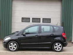 Zwart, metallic lak Gebruikt 2012 Mercedes A160 MPV | € 3.450 (Duur)