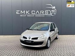 Beige Gebruikt 2007 Renault Clio II Dynamique Hatchback | € 1.749 (Eerlijke prijs)