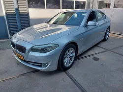 Zilver, metallic lak Gebruikt 2010 BMW 523 Executive Sedan | € 8.750 (Iets duurder)
