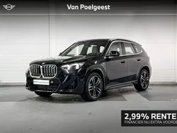 Saphirschwarz metallic (zwart metallic) Gebruikt 2023 BMW iX1 Comfort Edition SUV | € 45.900 (Eerlijke prijs)
