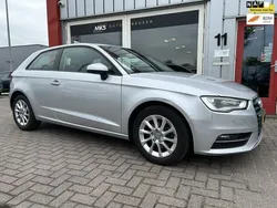 Grijs, metallic lak Gebruikt 2013 Audi A3 Ambition Hatchback | € 7.750 (Goede deal)
