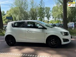 Wit, metallic lak Gebruikt 2011 Chevrolet Aveo LS Hatchback | € 1.899 (Goede deal)