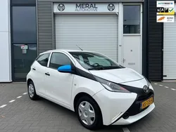 Wit Gebruikt 2015 Toyota Aygo Hatchback | € 6.650 (Eerlijke prijs)