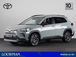 Urban khaki (licht groen) Nieuw 2025 Toyota Corolla Cross SUV | € 42.645 (Iets duurder)