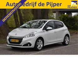 Wit Gebruikt 2019 Peugeot 208 Signature Sky Hatchback | € 8.950 (Eerlijke prijs)