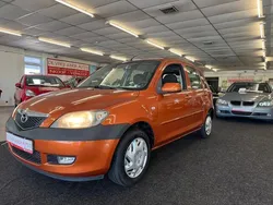 Oranje Gebruikt 2003 Mazda 2 Exclusive MPV | € 2.250 (Eerlijke prijs)