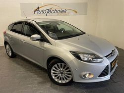 Grijs, metallic lak Gebruikt 2013 Ford Focus Titanium Hatchback | € 1.680 (Super prijs)