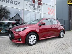 Rood Gebruikt 2021 Toyota Yaris Hatchback | € 19.999 (Eerlijke prijs)