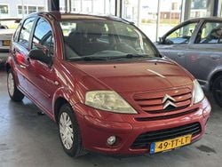 Rood, metallic lak Gebruikt 2007 Citroën C3 Hatchback | € 1.250 (Eerlijke prijs)