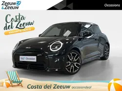 Zwart Gebruikt 2025 Mini Cooper Hatchback | € 33.950