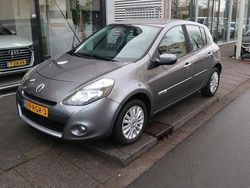 Grijs Gebruikt 2011 Renault Clio II Collection Hatchback | € 3.950 (Iets duurder)