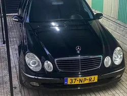 Zwart Gebruikt 2004 Mercedes E220 Avantgarde Sedan | € 5.950 (Duur)