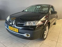 Zwart, metallic lak Gebruikt 2008 Renault Mégane III Hatchback | € 3.499 (Eerlijke prijs)