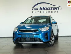 Blauw, metallic lak Gebruikt 2023 Kia Stonic SUV | € 22.950 (Iets duurder)
