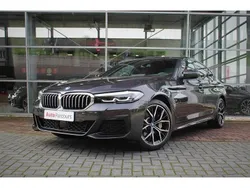 Grijs Gebruikt 2022 BMW 530 M Sport Sedan | € 38.750 (Goede deal)