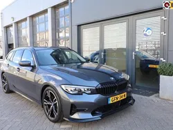 Grijs Gebruikt 2022 BMW 320 Performance Stationwagen | € 32.450 (Super prijs)