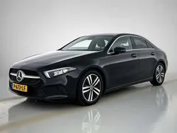 Zwart Gebruikt 2022 Mercedes A180 Business Sedan | € 22.995 (Goede deal)