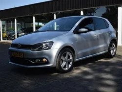 Grijs, metallic lak Gebruikt 2015 VW Polo Highline Hatchback | € 13.950 (Eerlijke prijs)