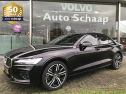 Zwart Gebruikt 2020 Volvo S60 R-Design Sedan | € 33.500 (Goede deal)