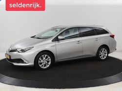 Grijs Gebruikt 2017 Toyota Auris Hybrid Executive Stationwagen | € 13.400 (Goede deal)