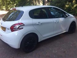 Wit Gebruikt 2013 Peugeot 208 Hatchback | € 3.950 (Iets duurder)