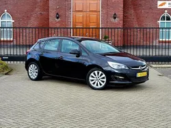 Zwart Gebruikt 2013 Opel Astra Business Hatchback | € 6.499 (Eerlijke prijs)